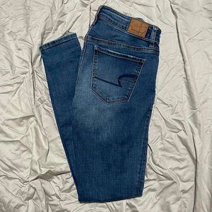 American Eagle Outfitters medium wash hi-rise jegging